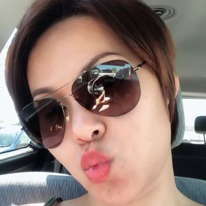 Meet your Posher, Thanh